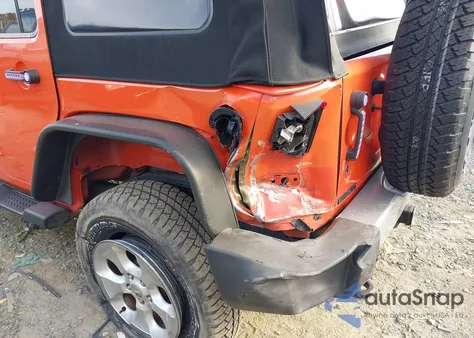 2015 Jeep Wrangler Unlimited Sahara from USA, damaged, VIN 1C4HJWEG6FL584288